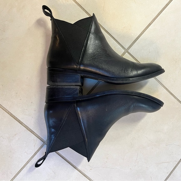 Aldo black booties. - Picture 4 of 7